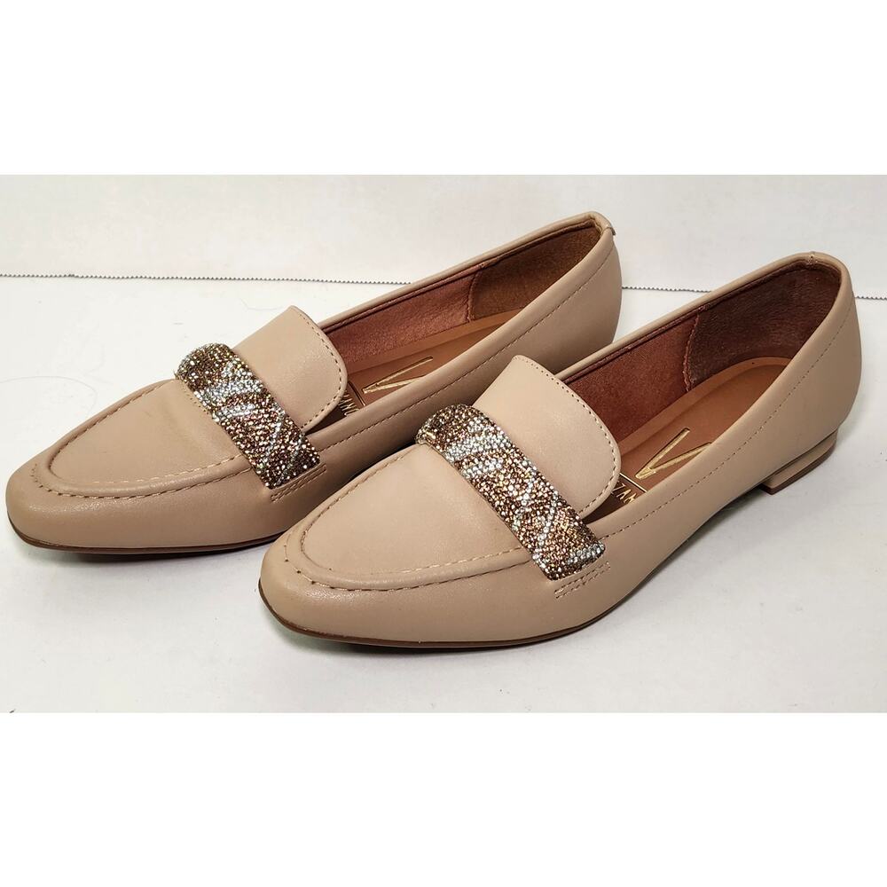 Elegant Cream Loafers with Gold Accent